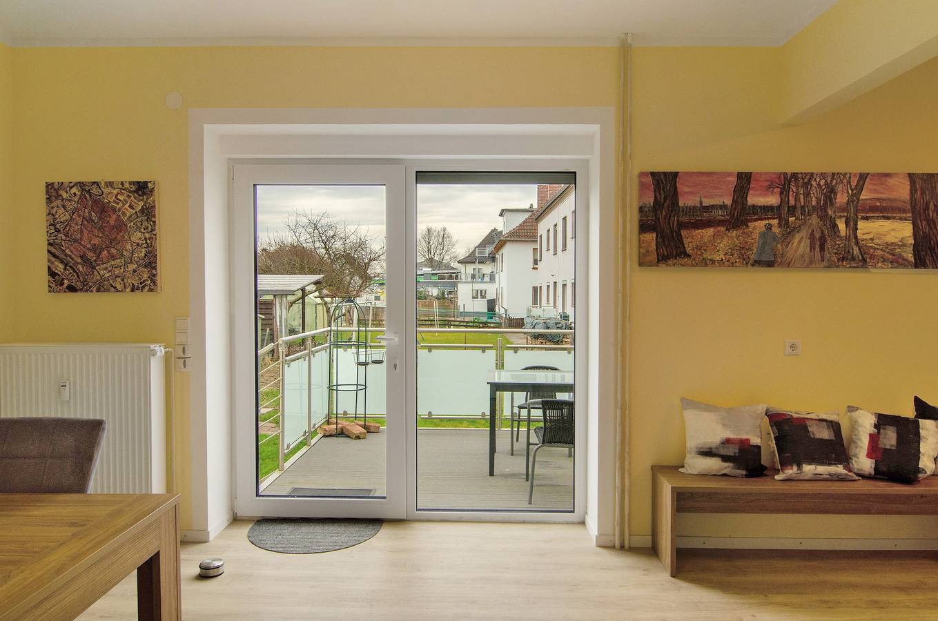 Ferienhaus 'Haus Unterm Räuschenberg' mit Bergblick, privater Terrasse und Wlan in Höxter, Kreis Höxter