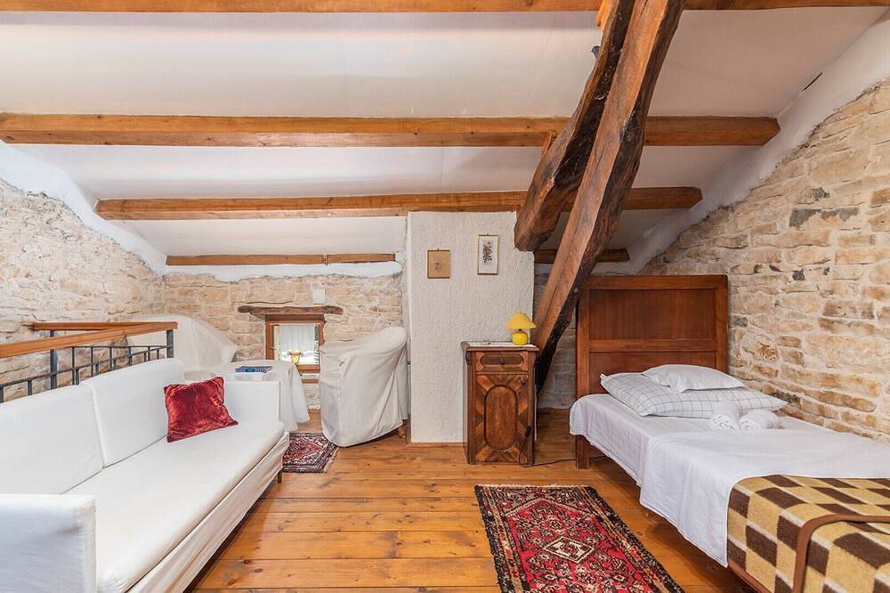 Ganze Wohnung, Ferienwohnung Peresiji Auc mit Pool in Svetvinčenat, Zentralistrien