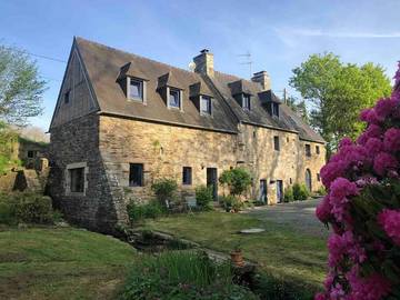 Gîte pour 4 personnes, avec jardin et terrasse à Camlez