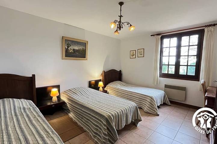 Château St-Auriol - Silk Farm in Lagrasse, Parque Natural Regional Corbières-Fenouillèdes