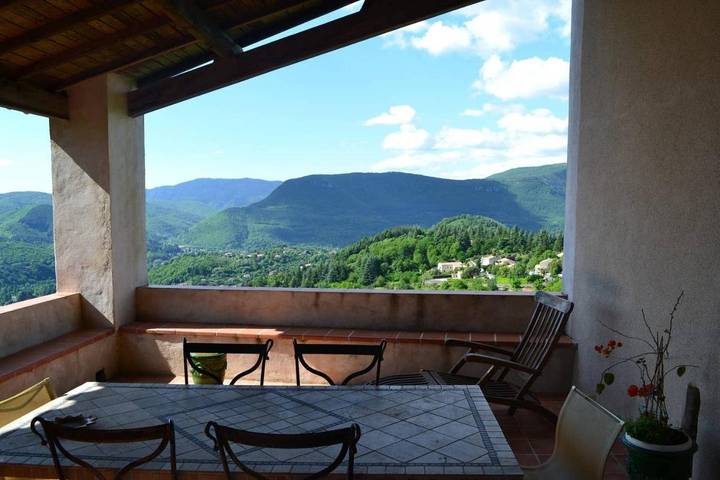 Location de vacances pour 10 personnes, avec vue ainsi que jardin et piscine à Le Vigan - 4