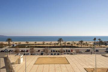 Gîte pour 5 personnes, avec terrasse et vue sur l’océan à Castelló d'Empúries