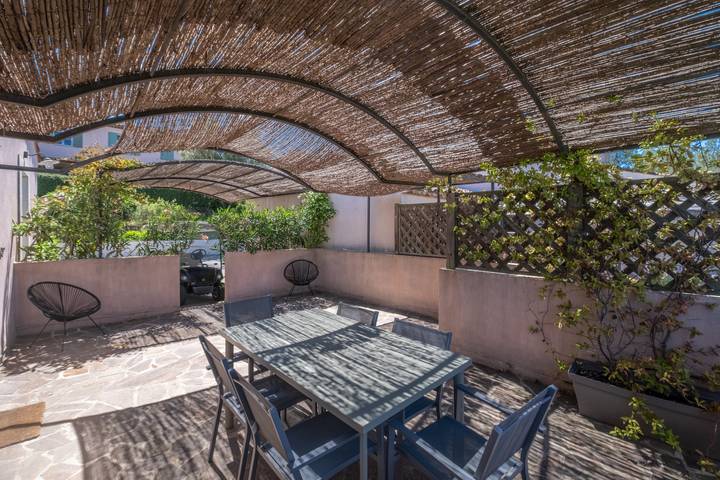 Location de vacances pour 4 personnes, avec jardin ainsi que jacuzzi et terrasse à La Motte - 4