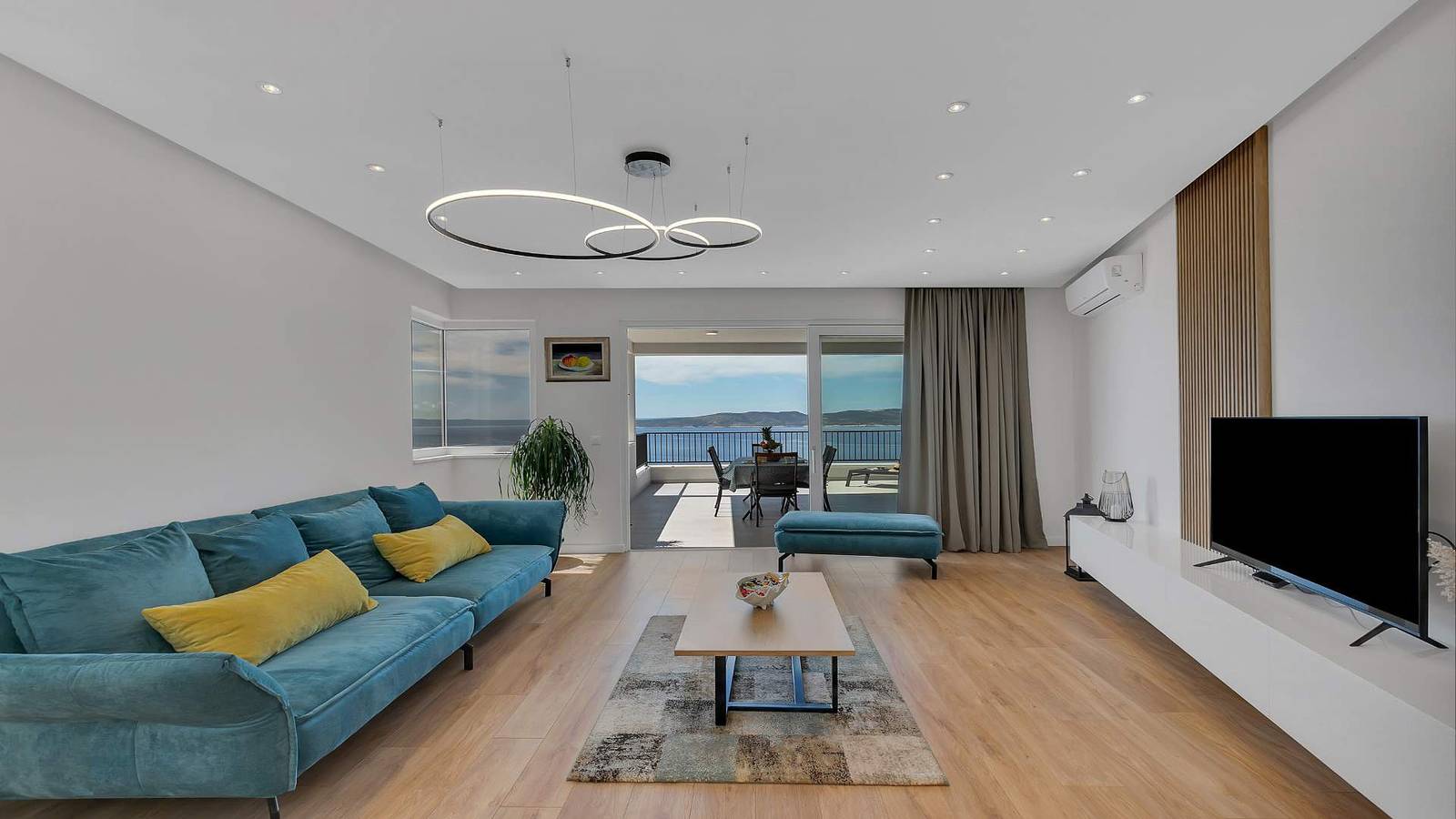 Villa Beyond Blue - moderne Villa mit herrlichem Meerblick und einem Pool für bis zu sechs Gäste in Brela, Makarska Riviera