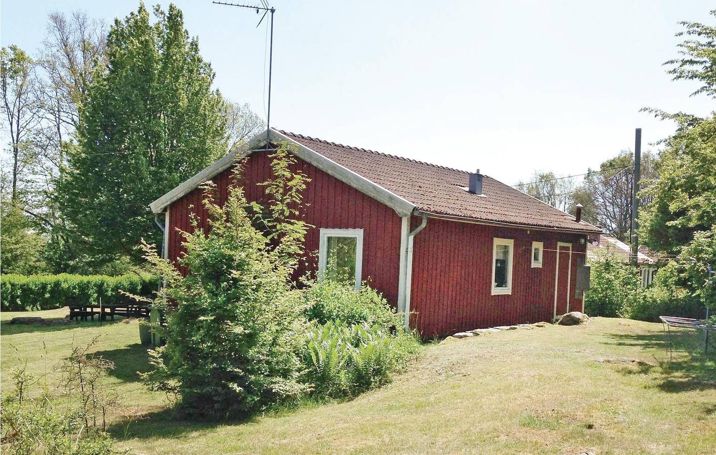 Hus för 4 Personer med trädgård in Svenska Östersjön