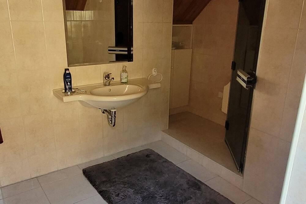 Ferienhaus im Wienerwald - Ihr privates Retreat nahe Wien mit Wald und Bach in Laab im Walde, Traisental