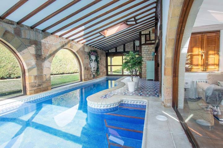 Chalet para 10 personas, con jardín y piscina - 1