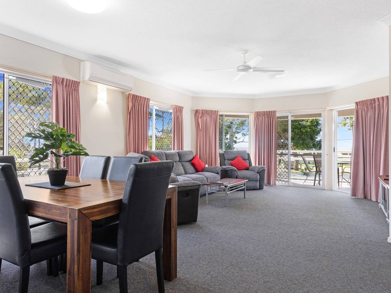 Ganze Wohnung, 2-Bett-Apartment am Strand mit sicherem Parkplatz in Hervey Bay, Fraser Coast