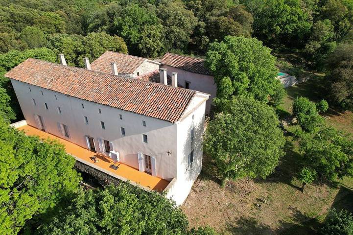 Location de vacances pour 16 personnes, avec terrasse et jardin à Saint-Julien-les-Rosiers - 3