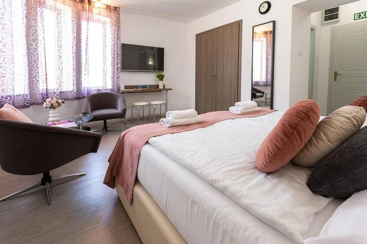 Ferienwohnung für 5 Personen, mit Balkon und Terrasse sowie Garten und Ausblick in Balatonalmadi - 3