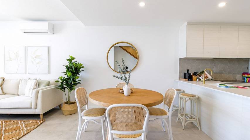 Holiday letting for 4 people, with balcony/terrace and pool in South Coast NSW