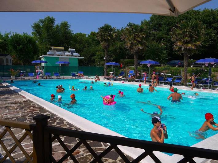 Location de vacances pour 3 personnes, avec bassin pour enfant ainsi que piscine et terrasse à Sirolo - 4