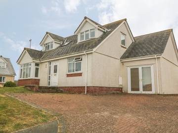 Cottage for 8 People in Cemaes, Isle of Anglesey, Photo 1