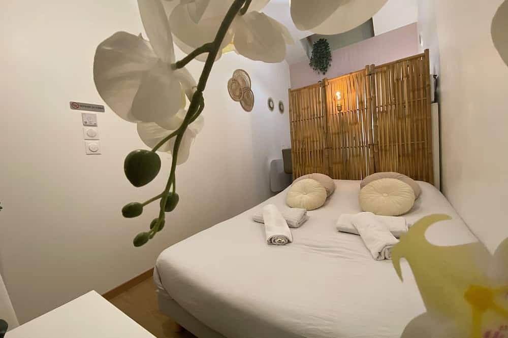 Apartamento entero, Apartamento-Familiar-Baño privado con ducha-Vista al patio in Chartres-de-Bretagne, Región de Rennes