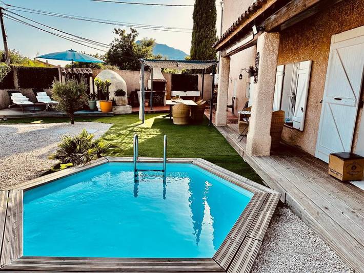 Gîte pour 3 personnes, avec jardin et piscine à Solliès-Ville - 4
