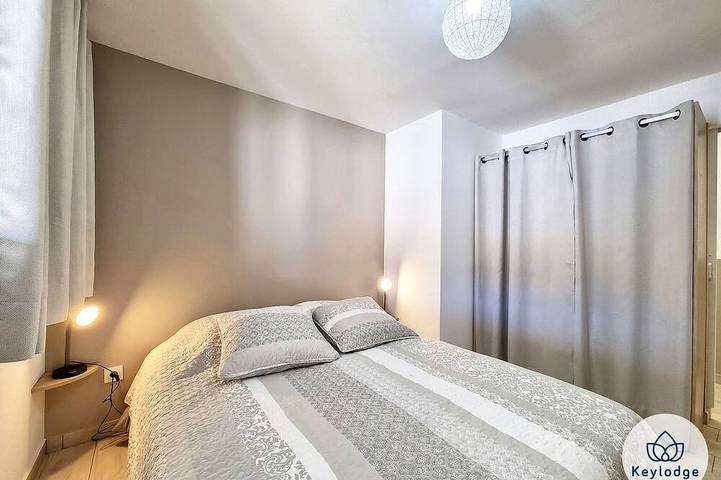 Gîte pour 4 personnes, avec terrasse ainsi que jardin et sauna dans Cité du Volcan - 2