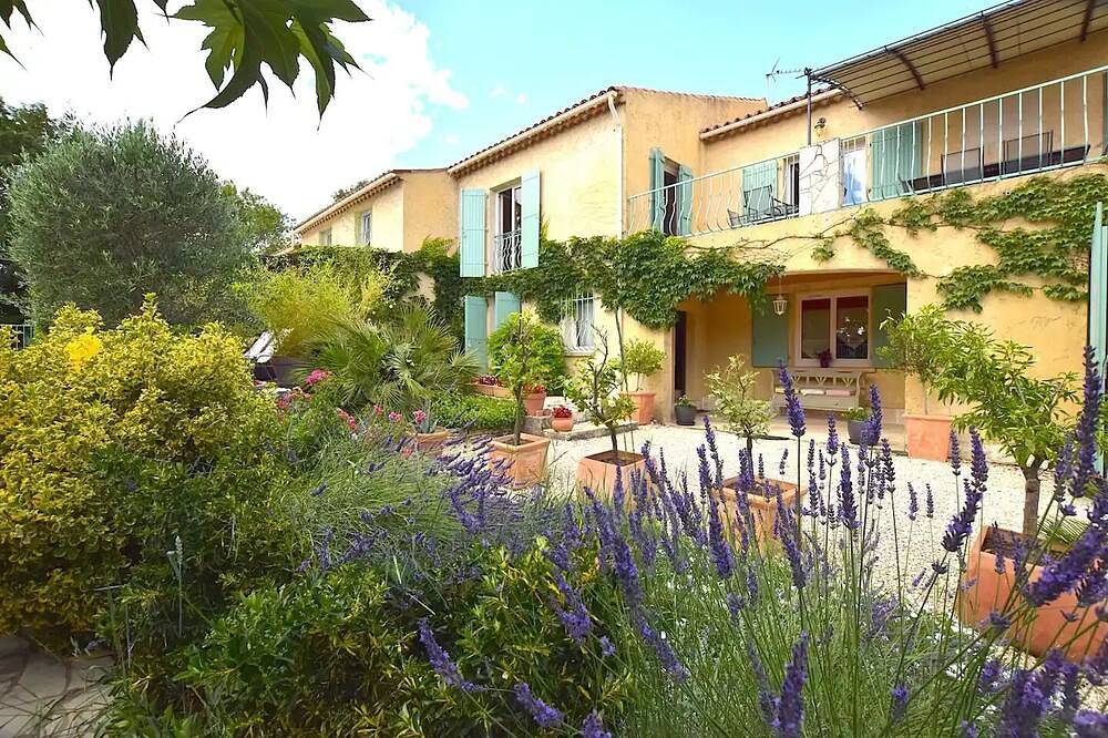Magnifique villa provençale avec piscine et jardin in Pouzilhac, Région de Nîmes