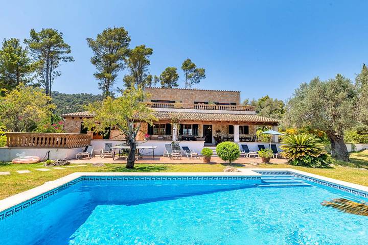 Finca mit Hund für 10 Personen, mit Garten und Balkon in Pollença