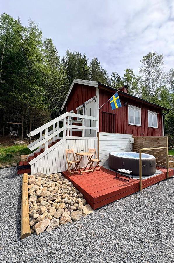 Ferienhaus für 4 Personen, mit Pool und Sauna sowie Ausblick und Garten, mit Haustier - 1