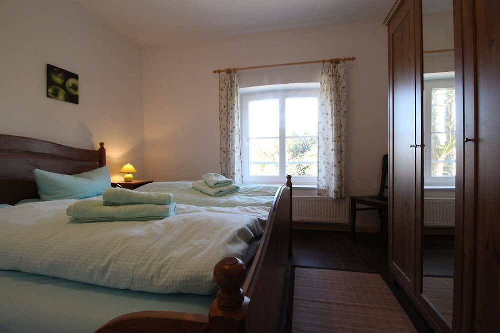 Entire apartment, Gutshof Dubnitz -ferienwohnung 5 \" Dörthe \" in Mukran, Sassnitz