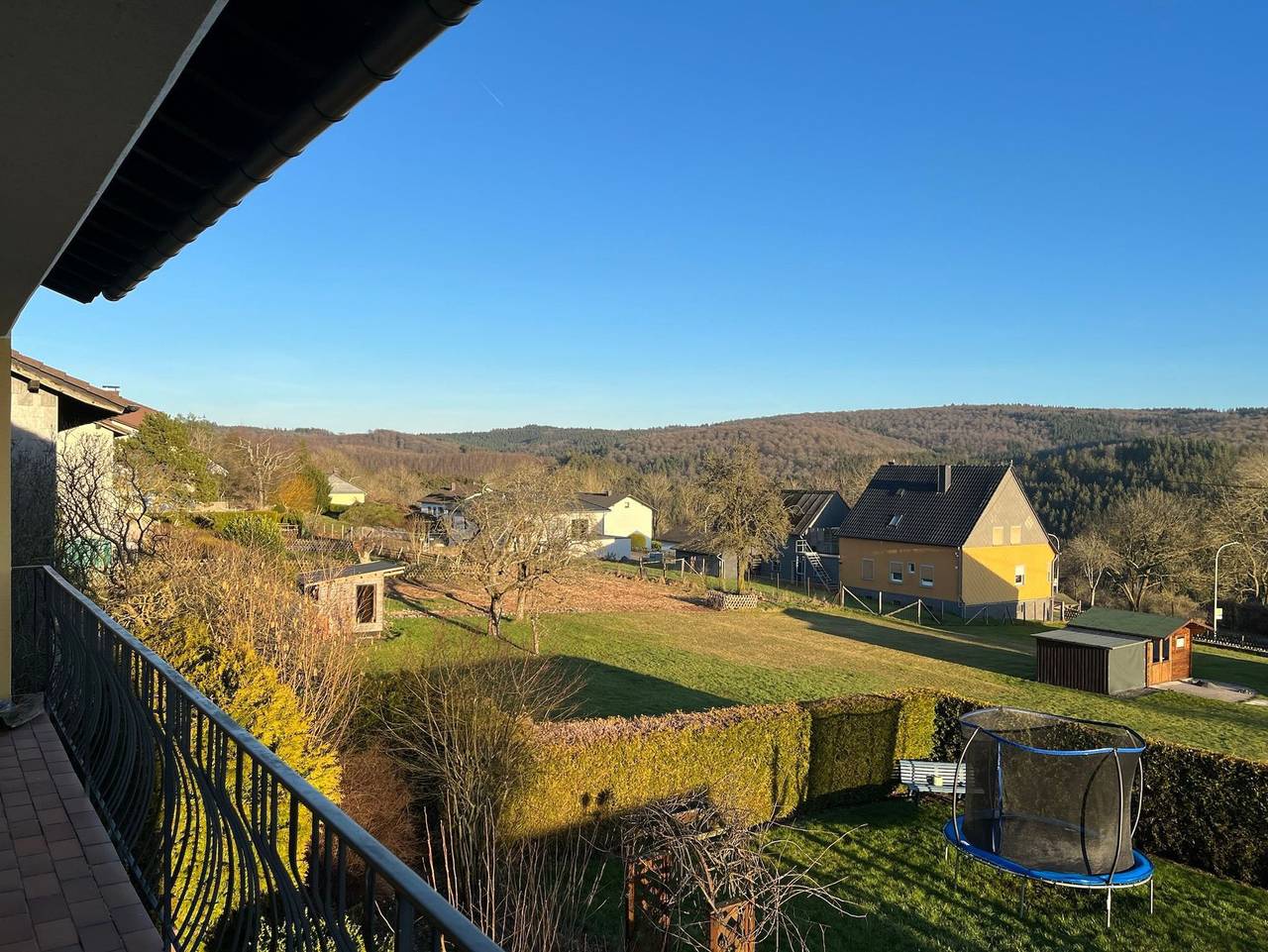 Ganze Ferienwohnung, Eifelurlaub mit Panoramablick: Geräumige Ferienwohnung in Gerolstein, Vulkaneifel
