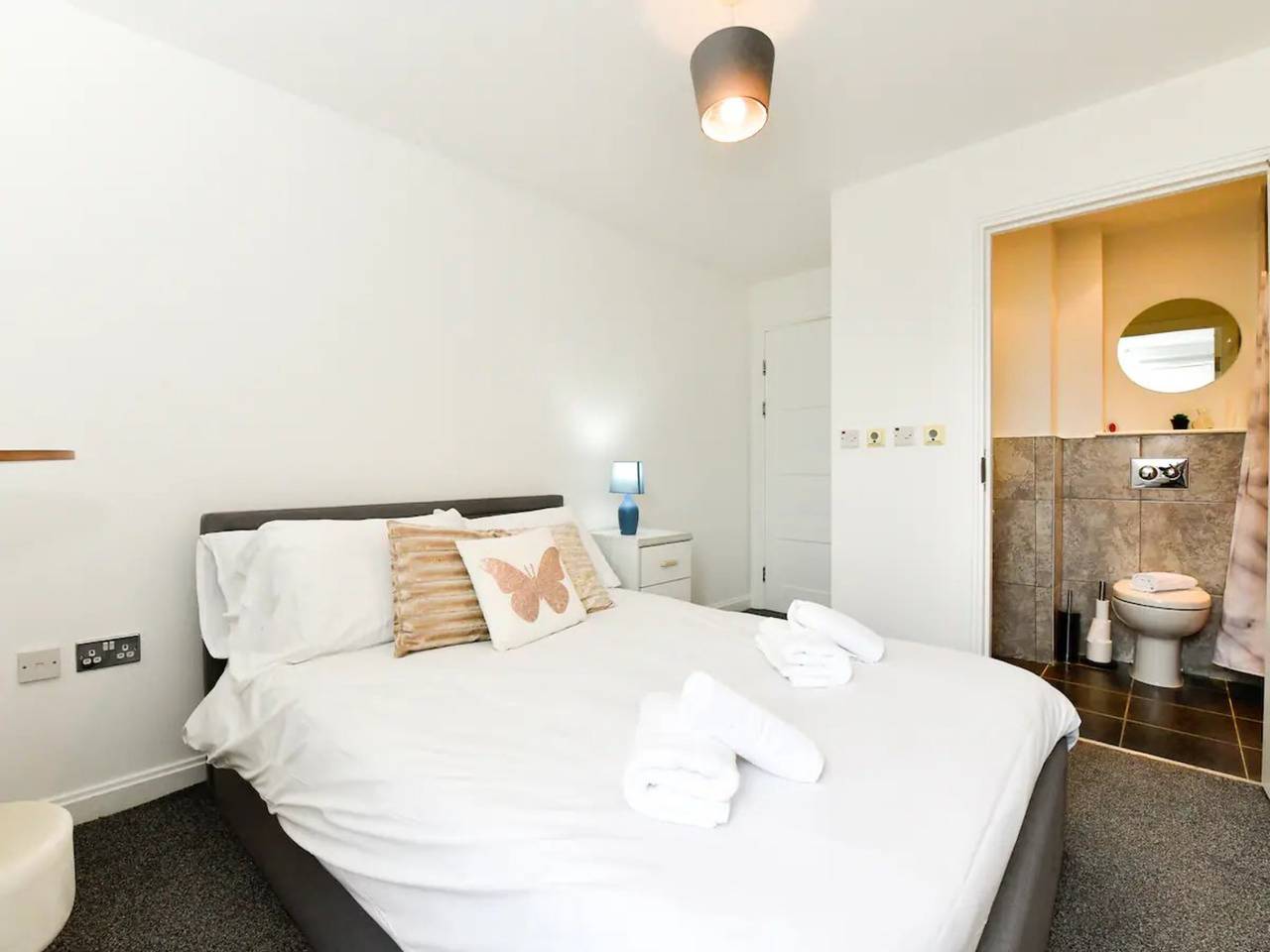 Entire apartment, Spacious Cardiff Bay Apartment! - Pass the Keys in Cardiff Bay, Cardiff
