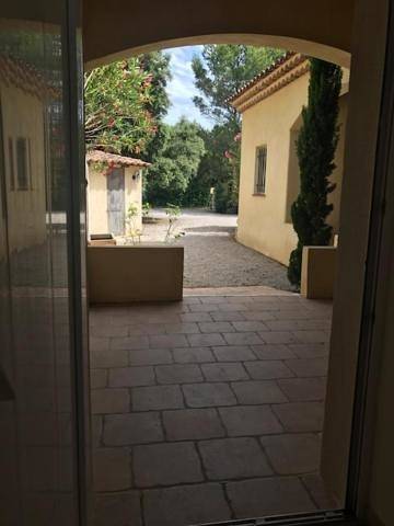 Duplex pour 2 à 4 personnes avec piscine au coeur des vignes in Pélissanne, Région d'Aix-en-Provence