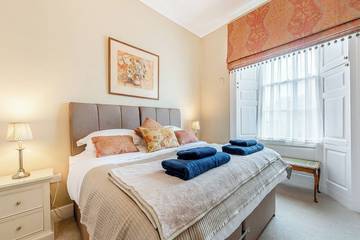 Cottage for 14 People in Pembroke, Pembrokeshire, Photo 2