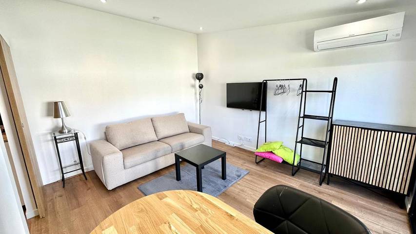 Location de vacances pour 2 personnes, avec jardin ainsi que piscine et vue, animaux acceptés à Althen-des-Paluds - 3