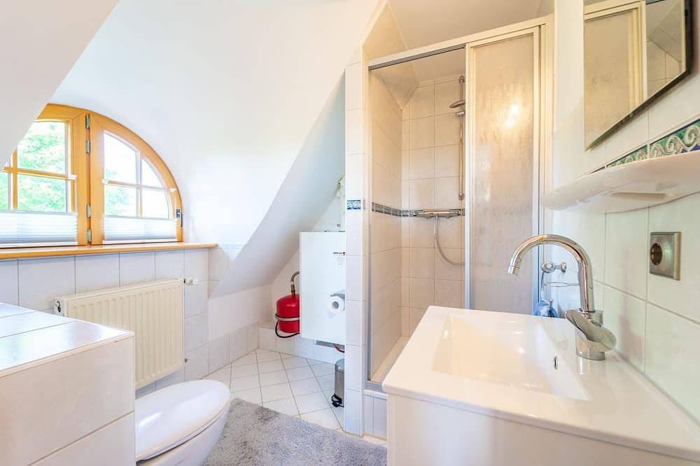 Gemütliches Reetdachhaus – 2min zum Röggeliner See in Klocksdorf, Carlow