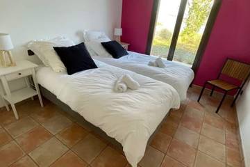 Cottage pour 8 personnes, avec terrasse et jardin à Liausson