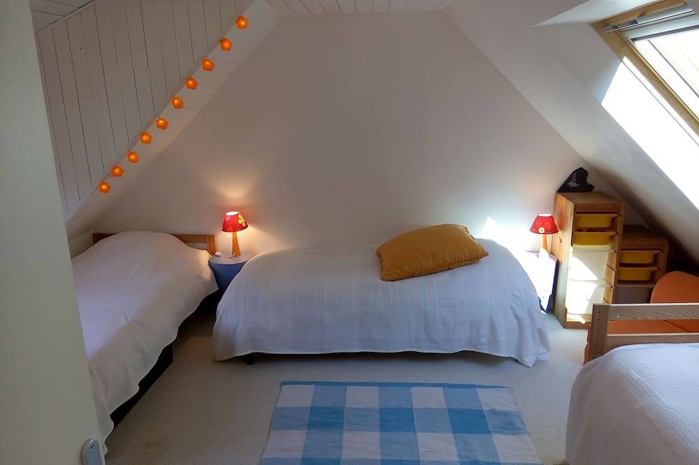 Charming bay, very close to beach - fisherman’s house sleeps 7 in Ploumilliau, Ceinture Dorée