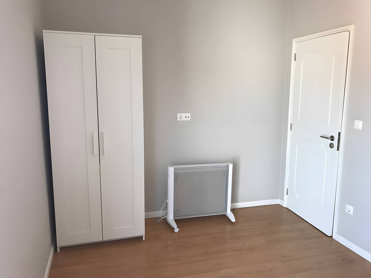 Ferienhaus 'Sunshine Home – 300 m zum Strand' mit Meerblick, privater Terrasse & Wlan in Leça da Palmeira, Matosinhos e Leça da Palmeira