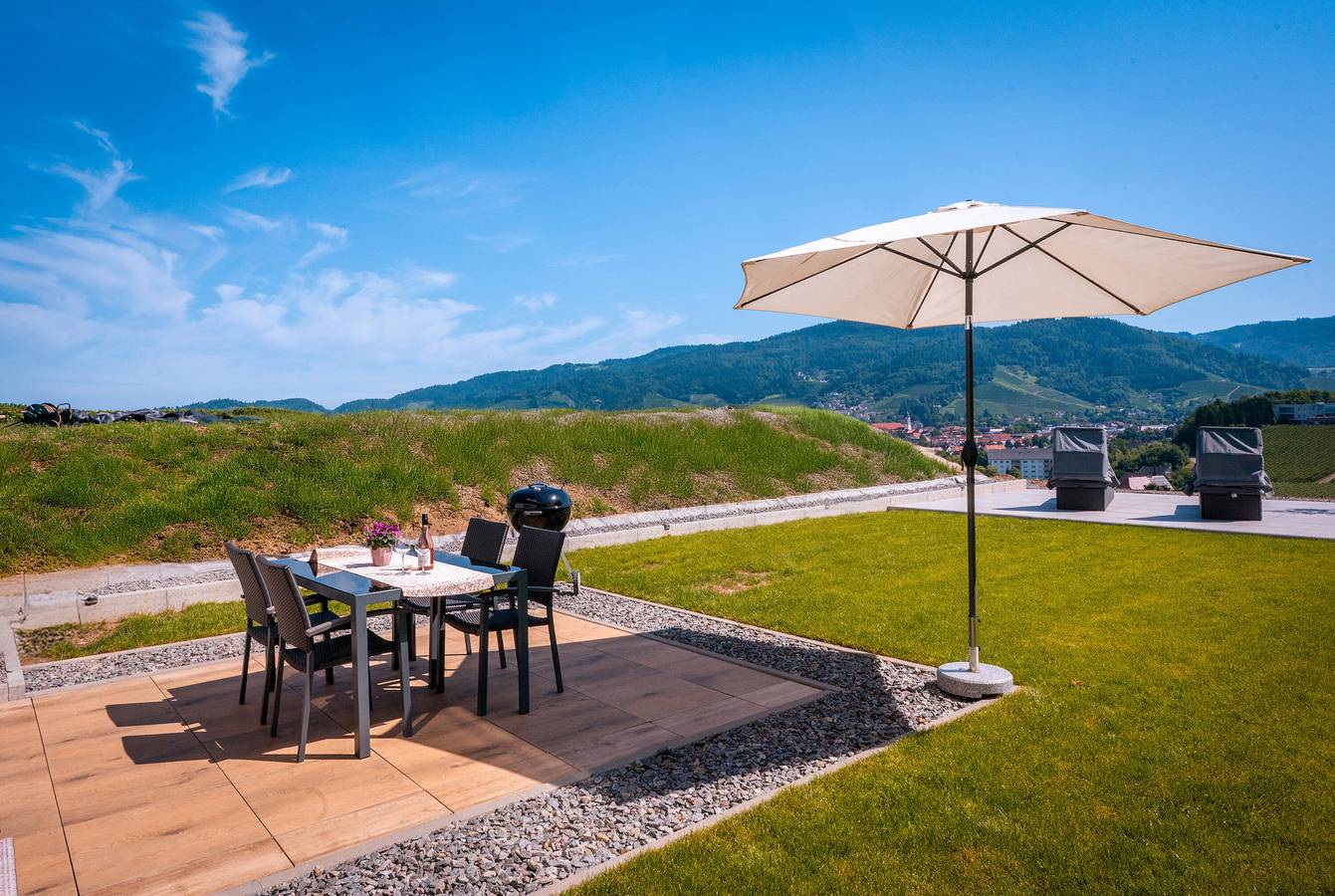 Appartement entier, Appartement "Corner 28" avec vue sur les montagnes, terrasse privée et Wi-Fi in Oberkirch, Forêt-Noire centrale