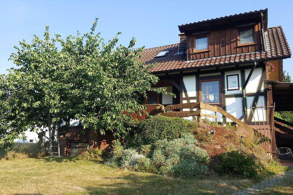 Ganze Wohnung, Ferienwohnung 2 (Dachgeschoss) - Ferienwohnungen Hof Münch in Kleinern, Edertal