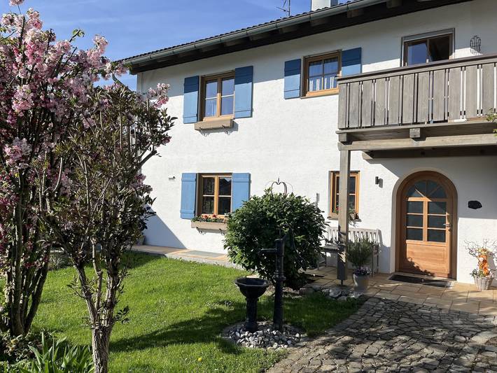 Ferienwohnung für 5 Personen, mit Balkon und Terrasse in Teisendorf