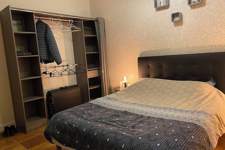 Villa de luxe entièrement privée  8 adultes et 2 enfants, avec piscine chauffée. in Régusse, Région de Brignoles