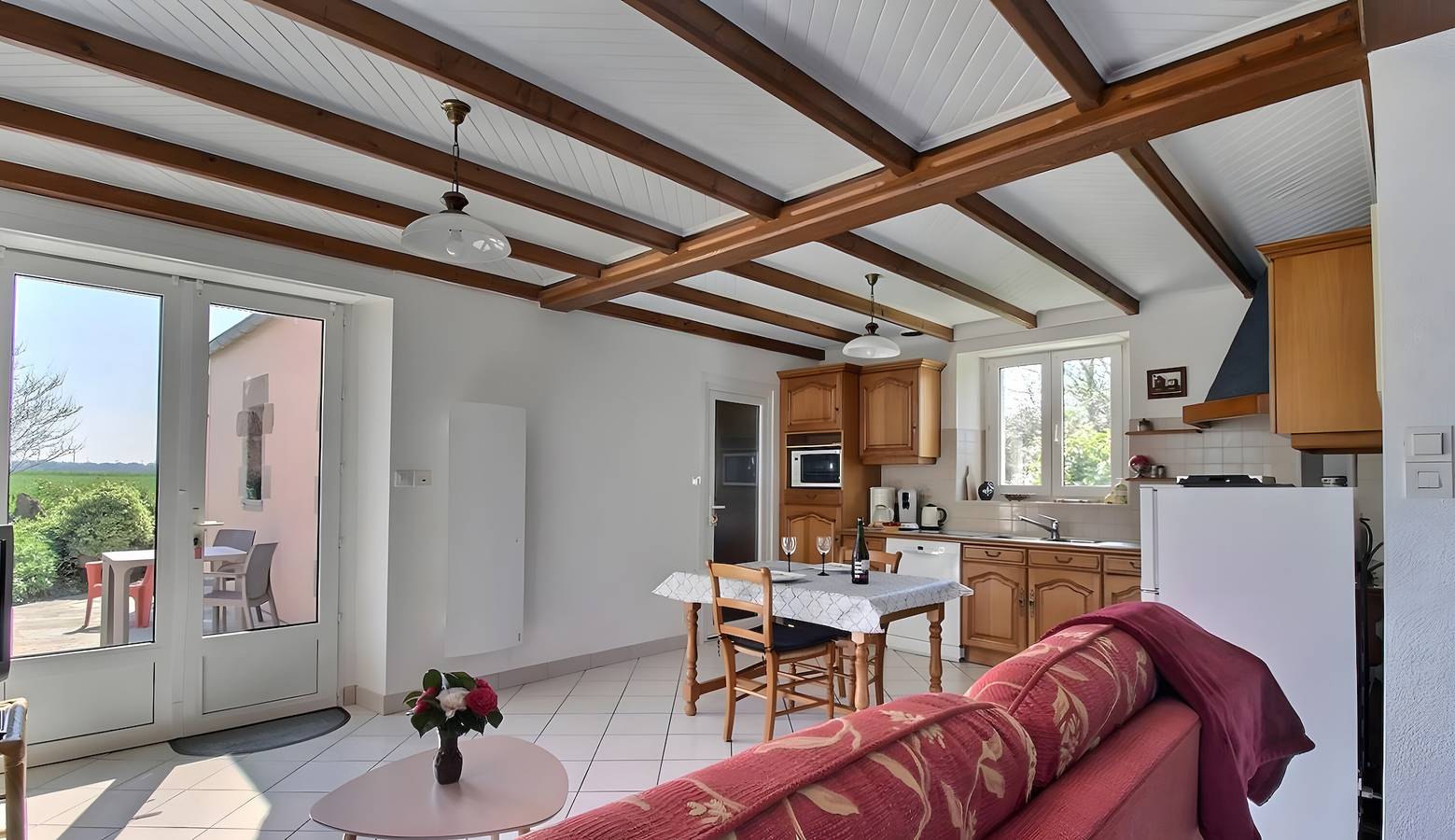 Maison de vacances 'Plain-pied' avec terrasse privée, jardin partagé et Wi-Fi in Mahalon, Région de Quimper
