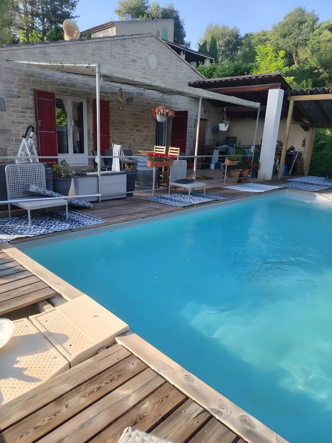 Maison de vacances « Maison Avec Piscine » avec vue montagne, piscine privée et Wi-Fi in Ansouis, Parc naturel régional du Luberon