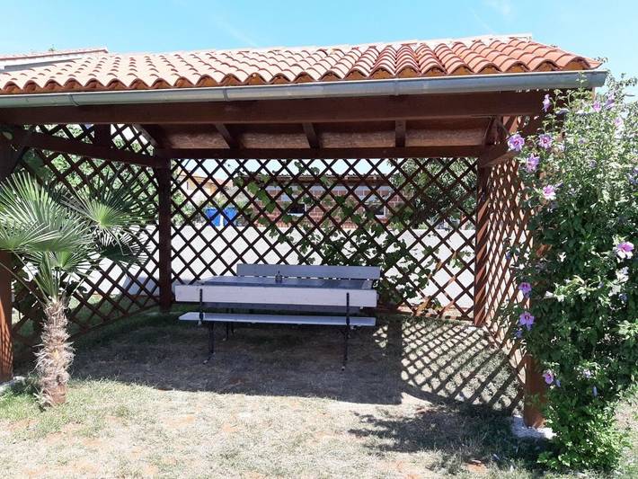 Maison d’hôte pour 4 personnes, avec vue ainsi que jardin et balcon à Pula - 3