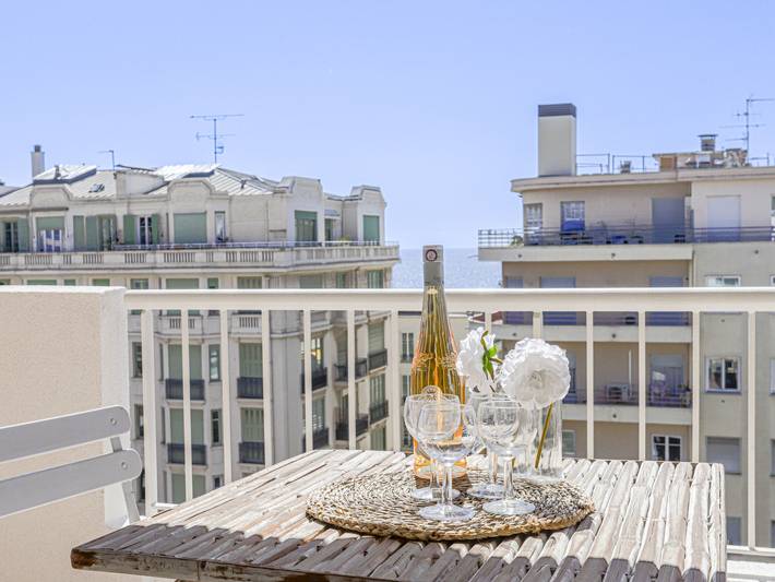Ferienwohnung für 6 Personen, mit Balkon und Terrasse in Nizza