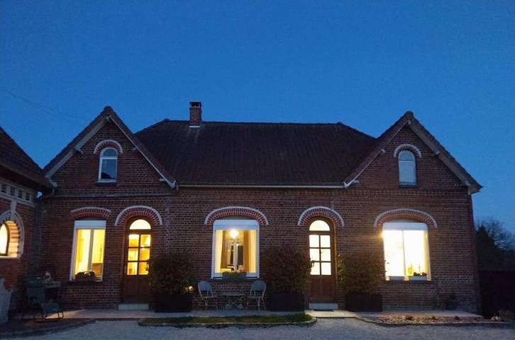 Gîte pour 4 personnes, avec jardin à Miraumont