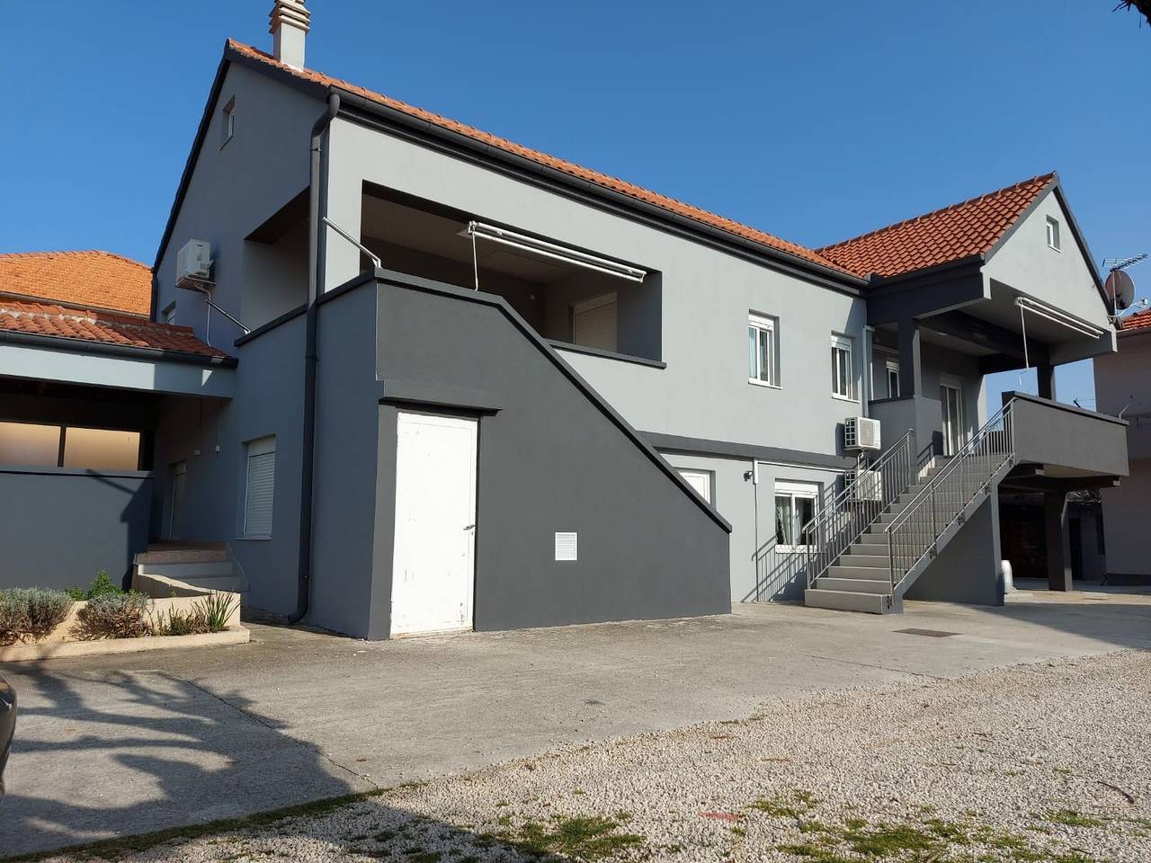 Ganze Wohnung, 2-Zimmer-Ferienwohnung mit Terrasse Bibinje, Zadar A-24451-a in Bibinje, Zadar
