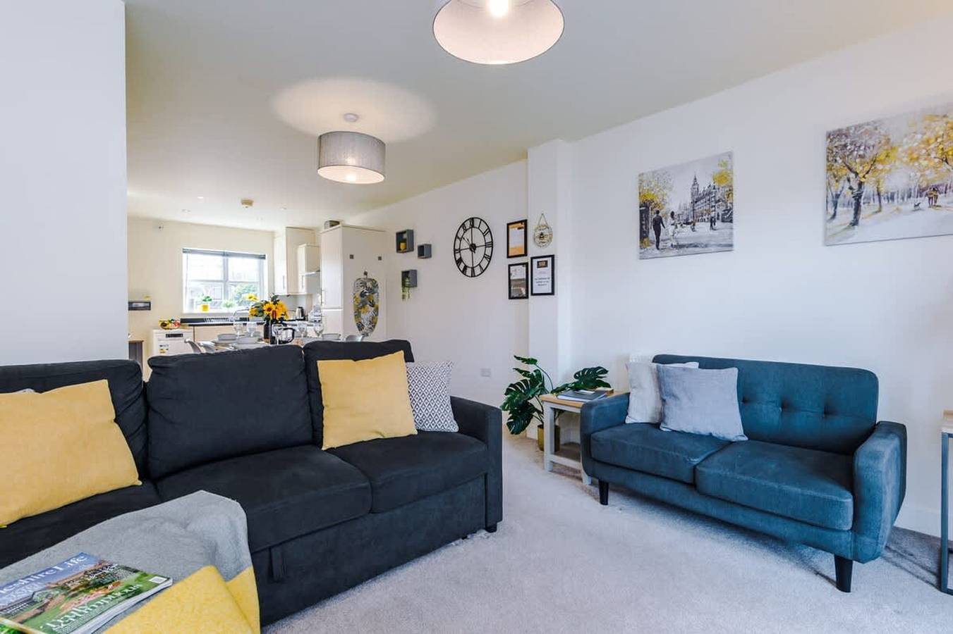 Entire apartment, Spacious home  ideal for professionals  sleeps 8 in Crewe, Cheshire East