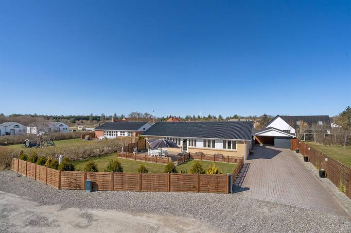 Ferienhaus für 8 Personen, mit Terrasse in Slettestrand