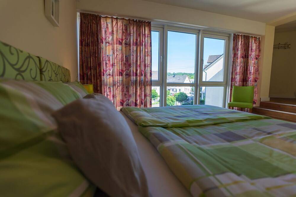 Doppelzimmer Basic, Nichtraucher - Landhotel Gillenfelder Hof in Gillenfeld, Vulkaneifel