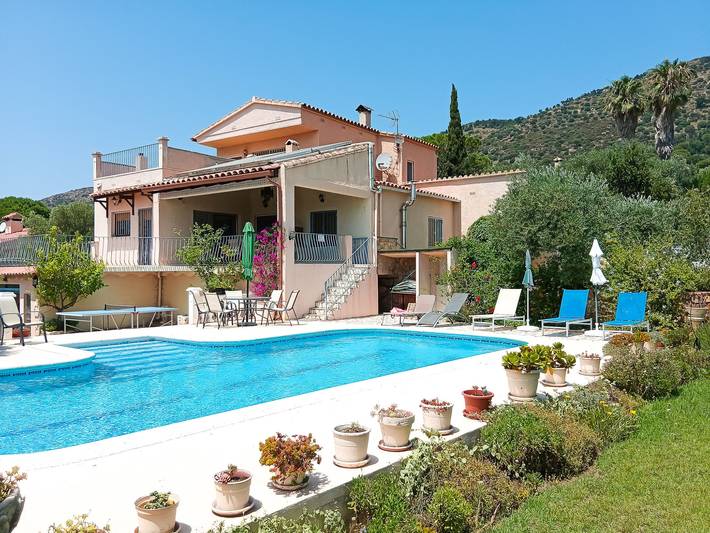 Apartamento para 6 personas, con jardín además de piscina y terraza en Pau