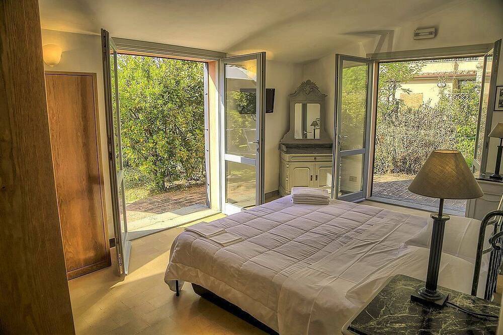 Villa Lidira: A characteristic and welcoming cottage surrounded by the greenery, with Free Wi-Fi. in Ostra, Ancona Provinz