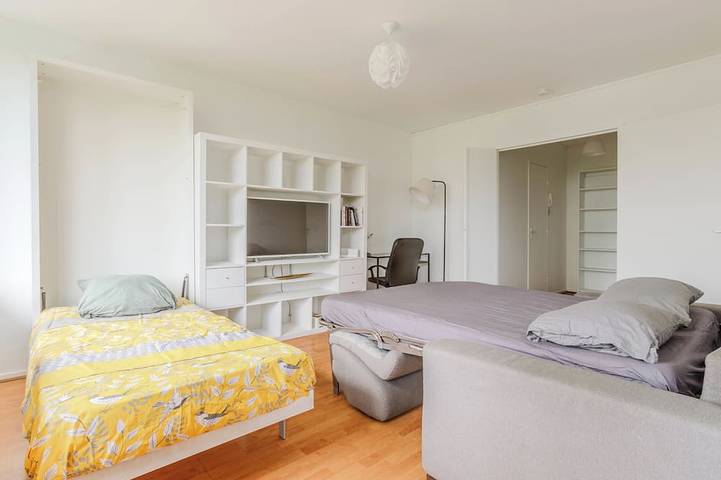Ganze Wohnung, Bright studio near Metro Line 3 and shops in Bagnolet, Seine-Saint-Denis