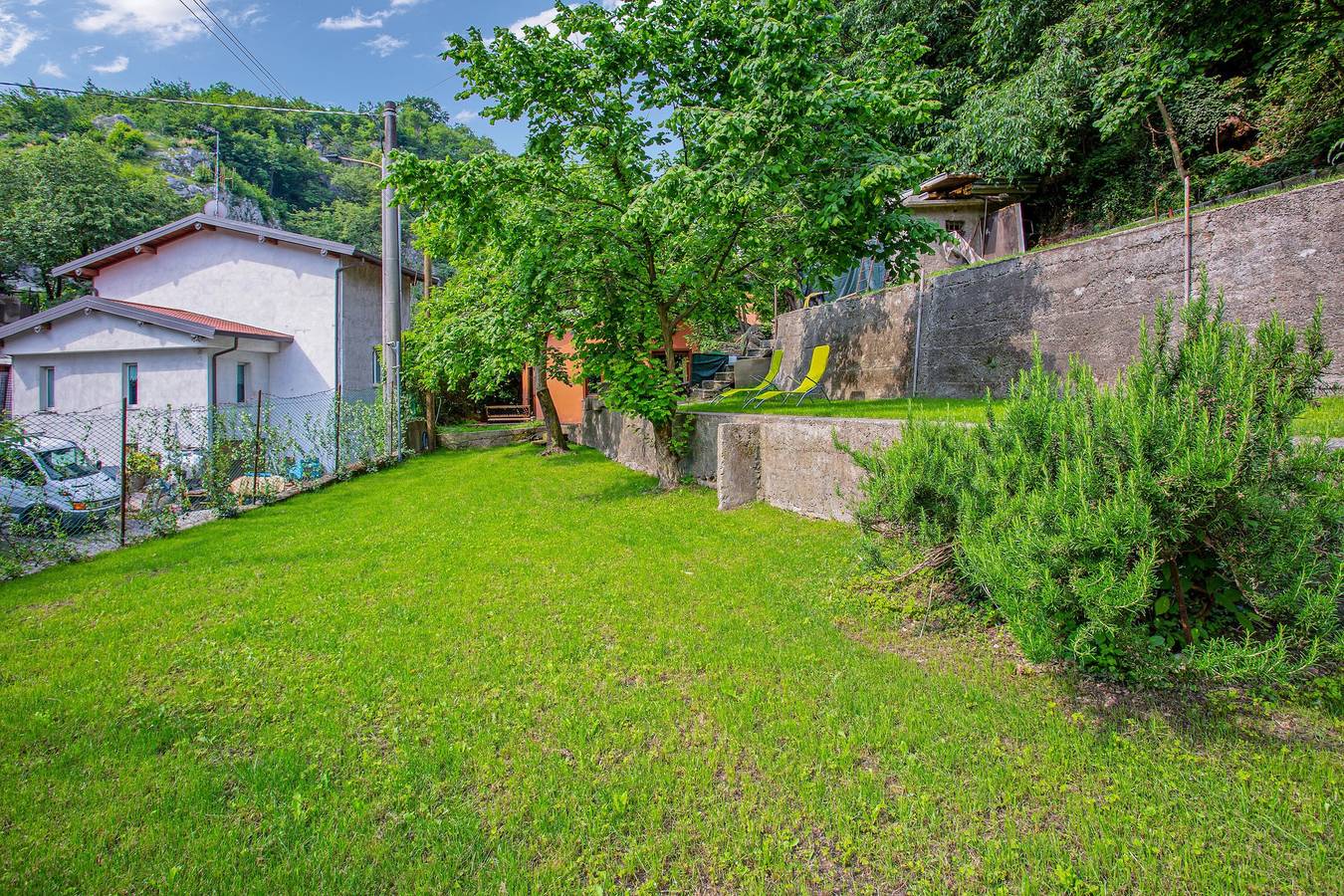 Appartamento intero, Residence Appartamento Roma" con vista sulle montagne, terrazza e Wi-Fi in Civate, Brianza